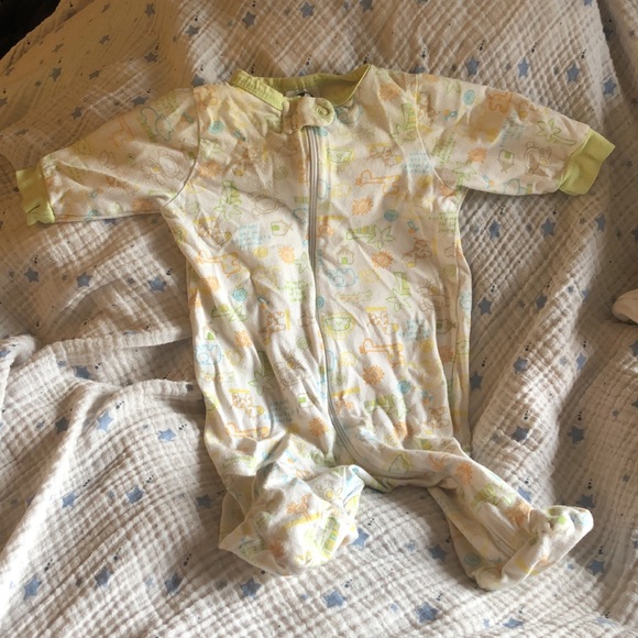 New born Footie onesies-set of 3 - Picture 7 of 9